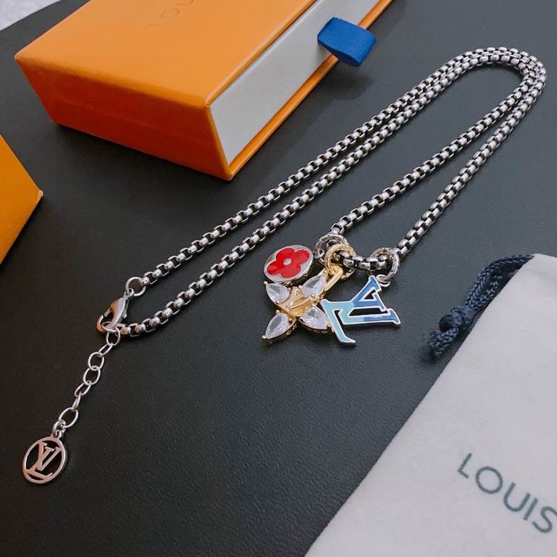 LV Necklace 02lyr03